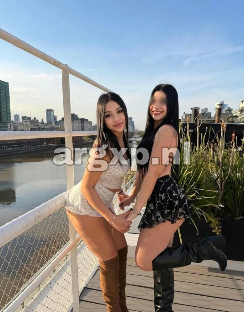 Valentina & Milagros